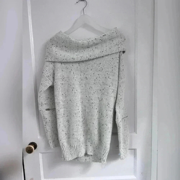 Naked Wardrobe Off Shoulder Knitted Grey Sweater Size M/L - Picture 2 of 3